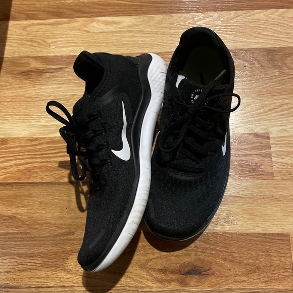 Nike Shoes - Women 7.5 Nike Running Shoes- Great gently worn condition